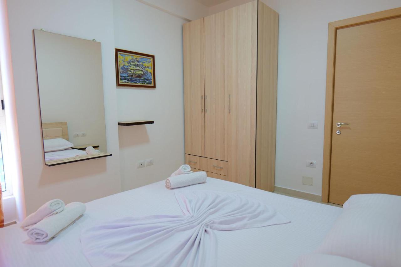Almare Apartments Vlorë Extérieur photo