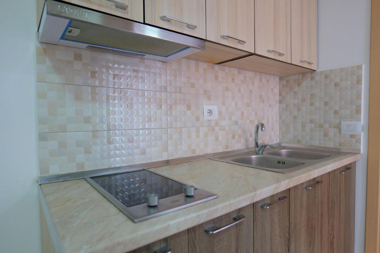 Almare Apartments Vlorë Extérieur photo